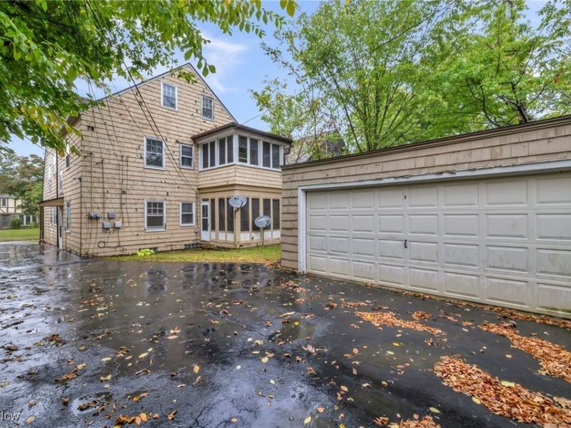 18416 Winslow Road, Shaker Heights, OH 44122 Photo 4