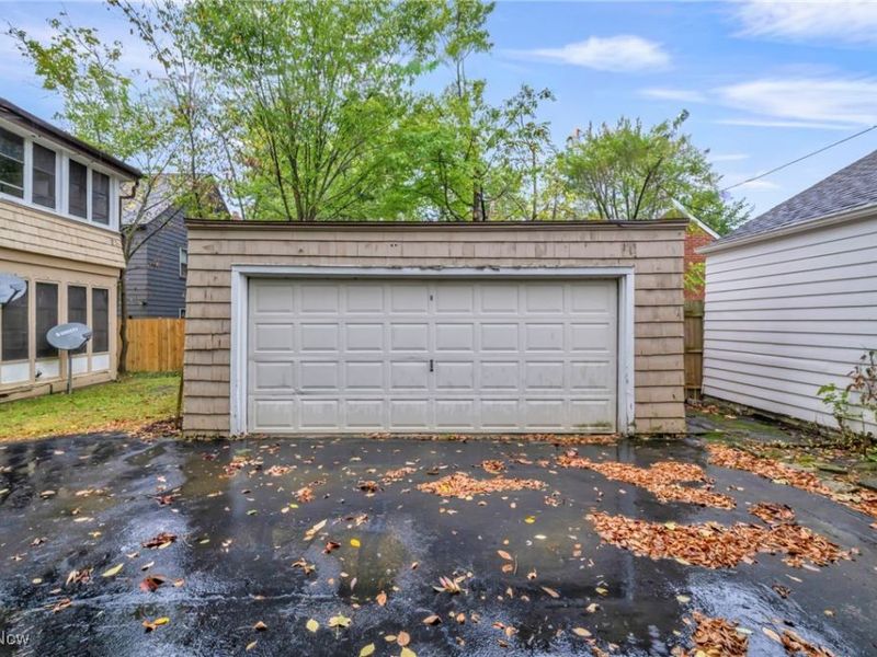 18416 Winslow Road, Shaker Heights, OH 44122 Photo 5