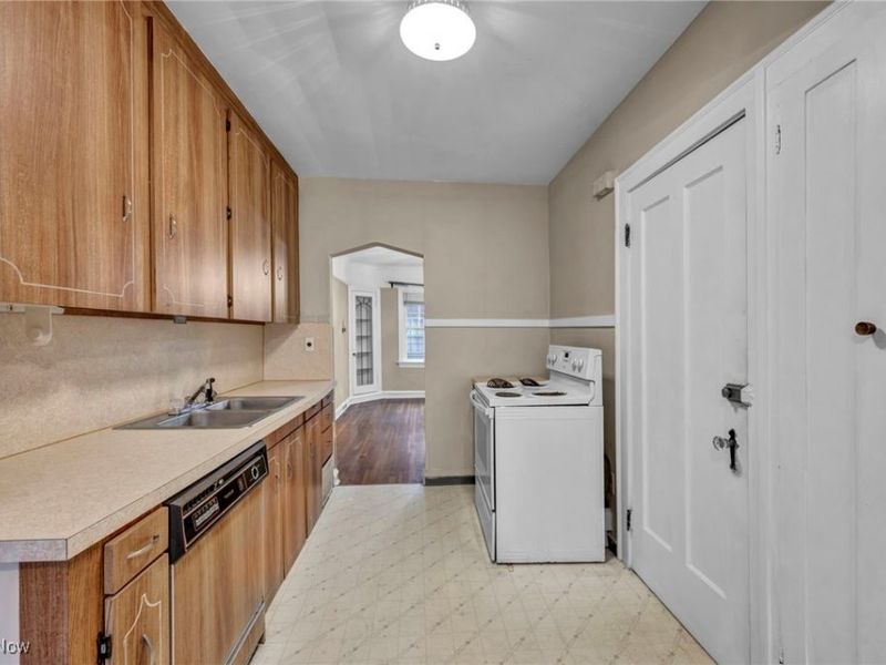 18416 Winslow Road, Shaker Heights, OH 44122 Photo 8