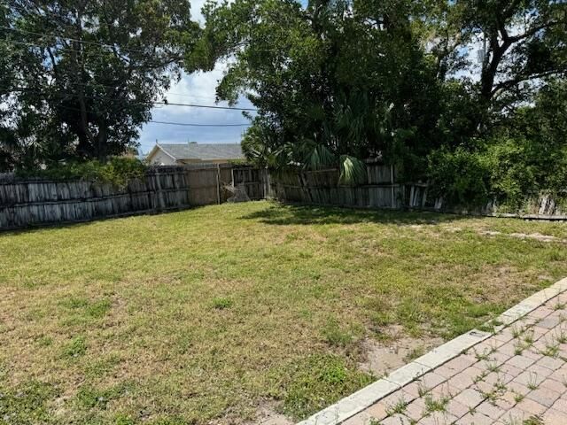 5707 Briarwood Street, Mangonia Park, FL 33407 Photo