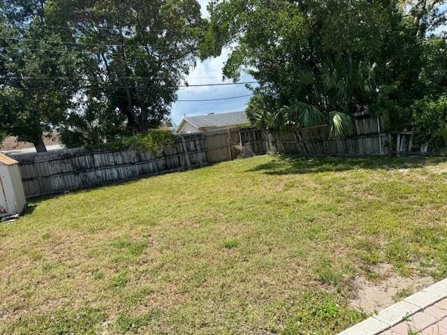 5707 Briarwood Street, Mangonia Park, FL 33407 Photo