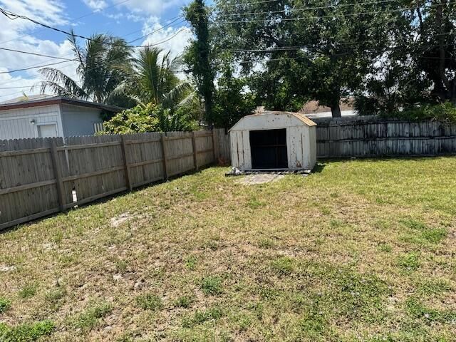 5707 Briarwood Street, Mangonia Park, FL 33407 Photo