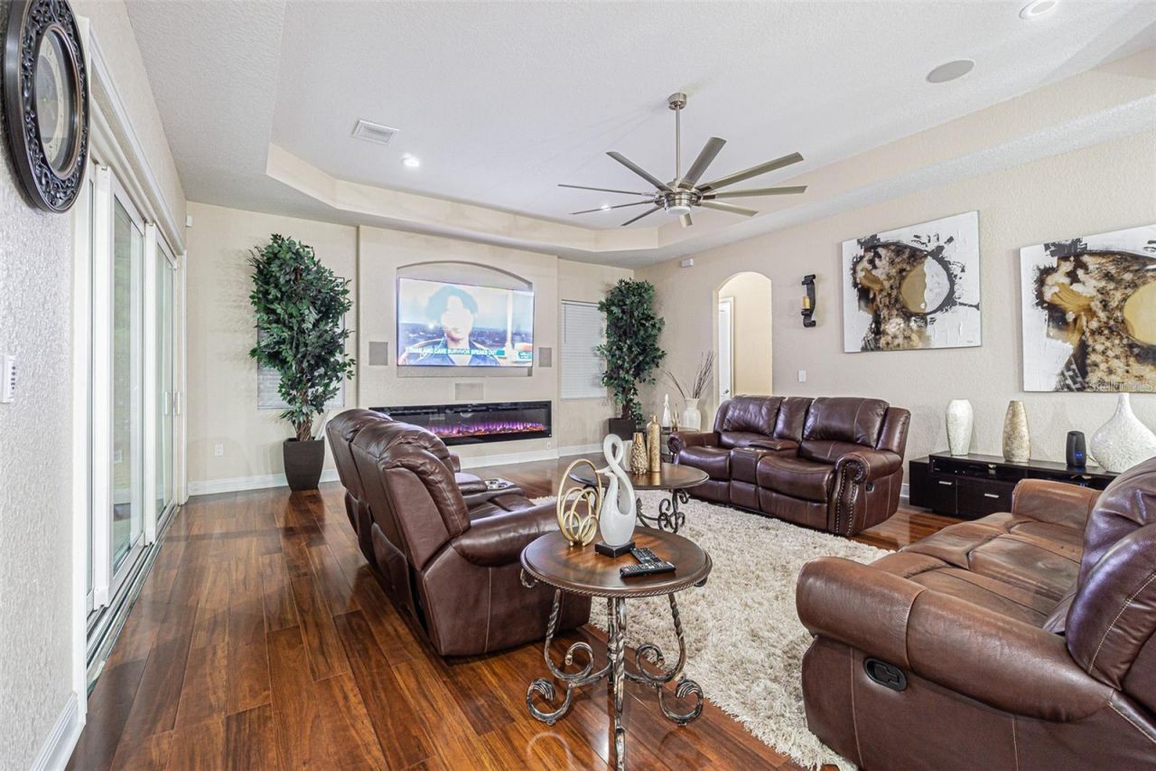 13102 Done Groven Drive, Dover, FL 33527 Photo