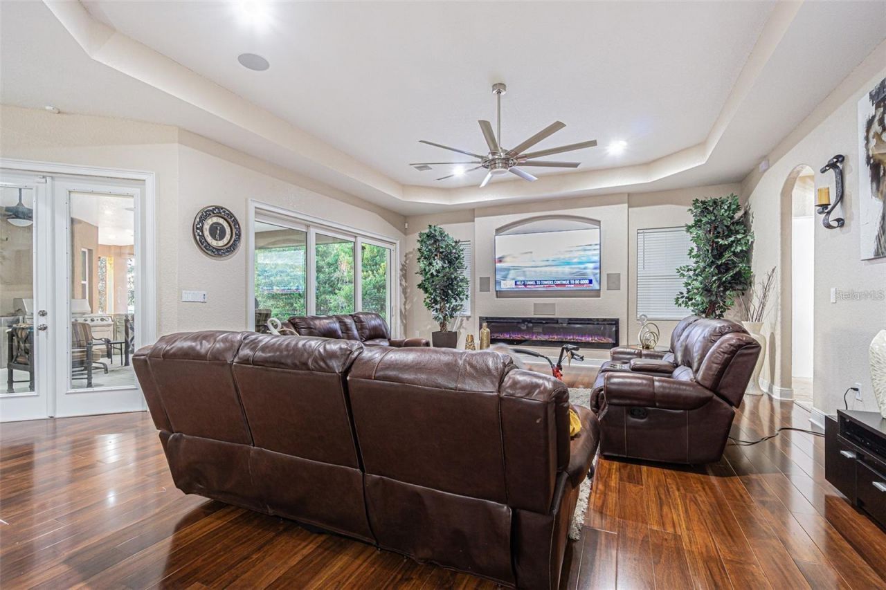 13102 Done Groven Drive, Dover, FL 33527 Photo