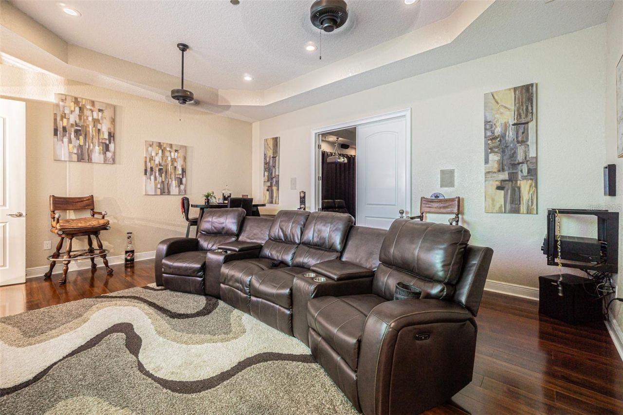 13102 Done Groven Drive, Dover, FL 33527 Photo