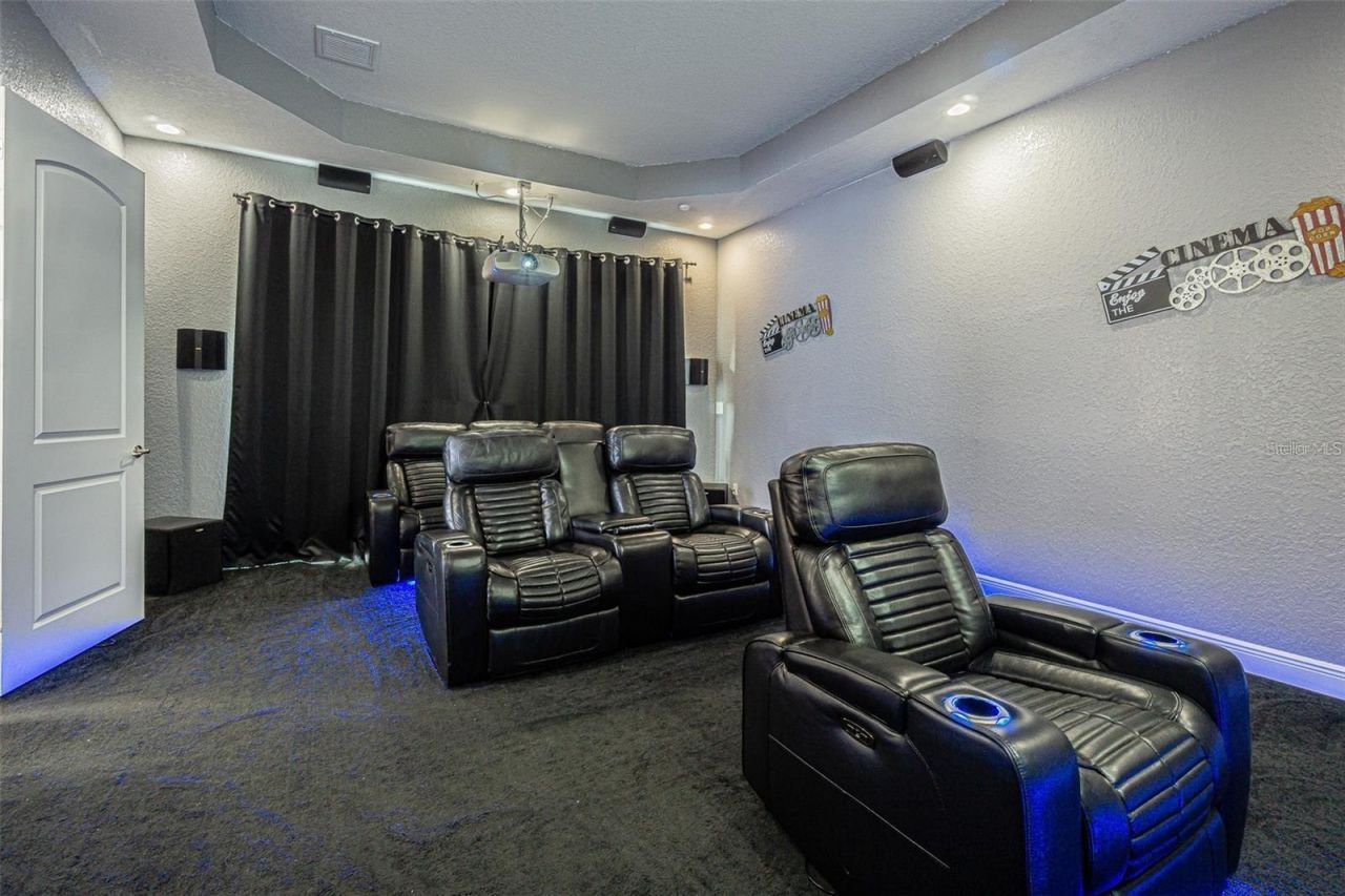 13102 Done Groven Drive, Dover, FL 33527 Photo