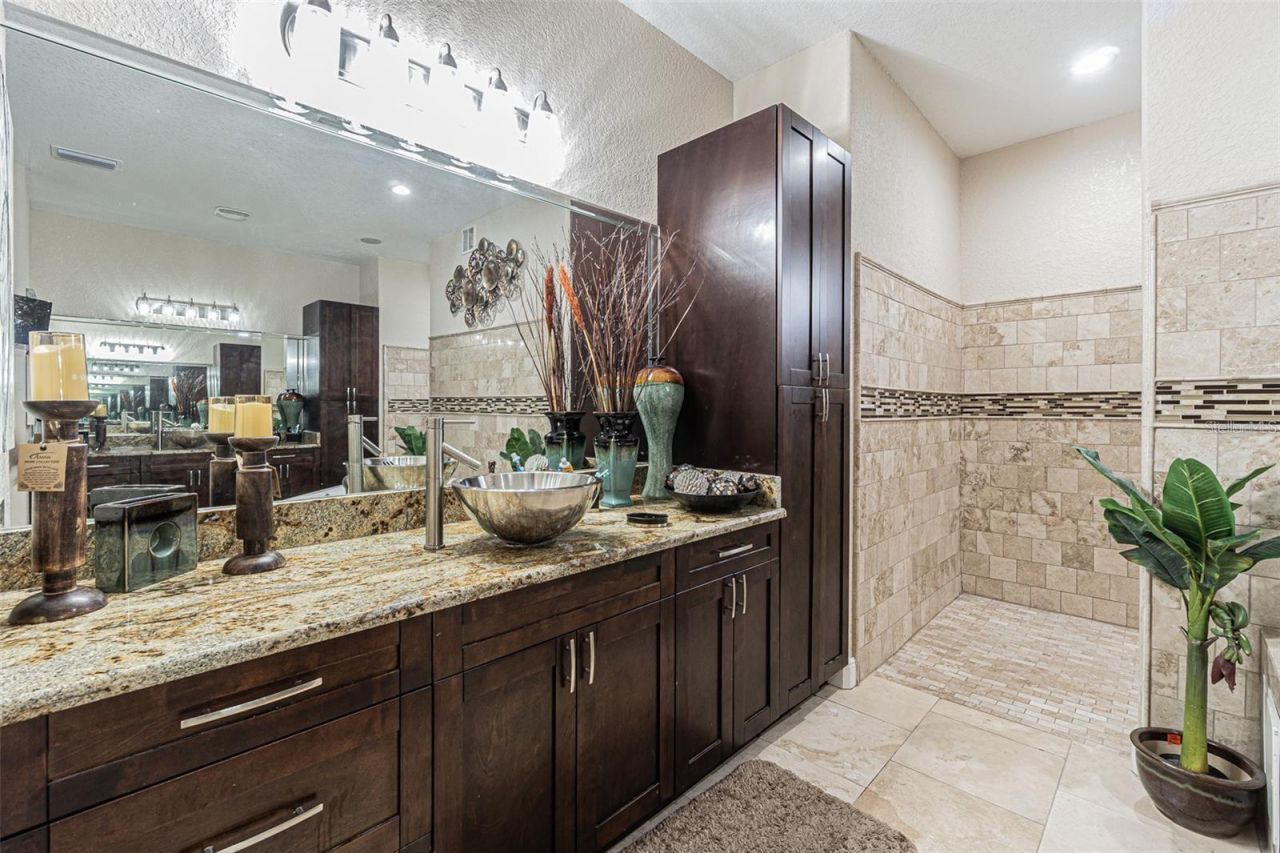 13102 Done Groven Drive, Dover, FL 33527 Photo