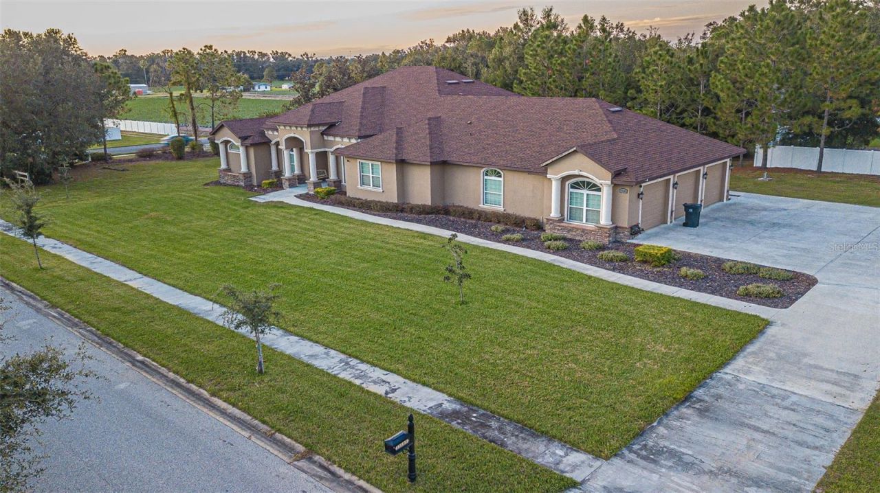 13102 Done Groven Drive, Dover, FL 33527 Photo