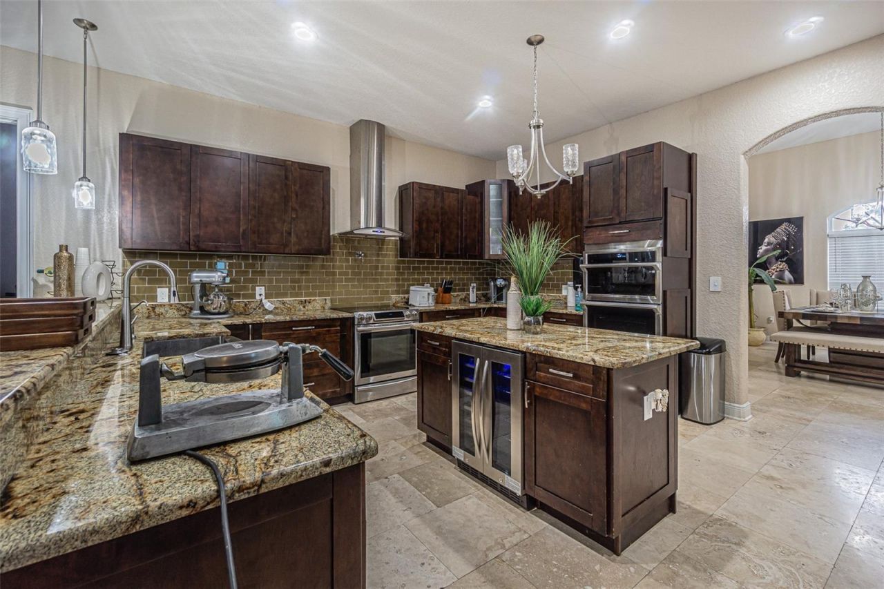 13102 Done Groven Drive, Dover, FL 33527 Photo