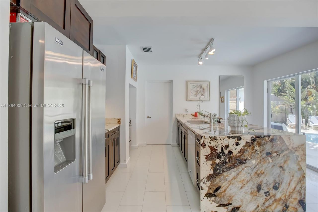 2601 NE 11th Ct, Fort Lauderdale, FL 33304 Photo