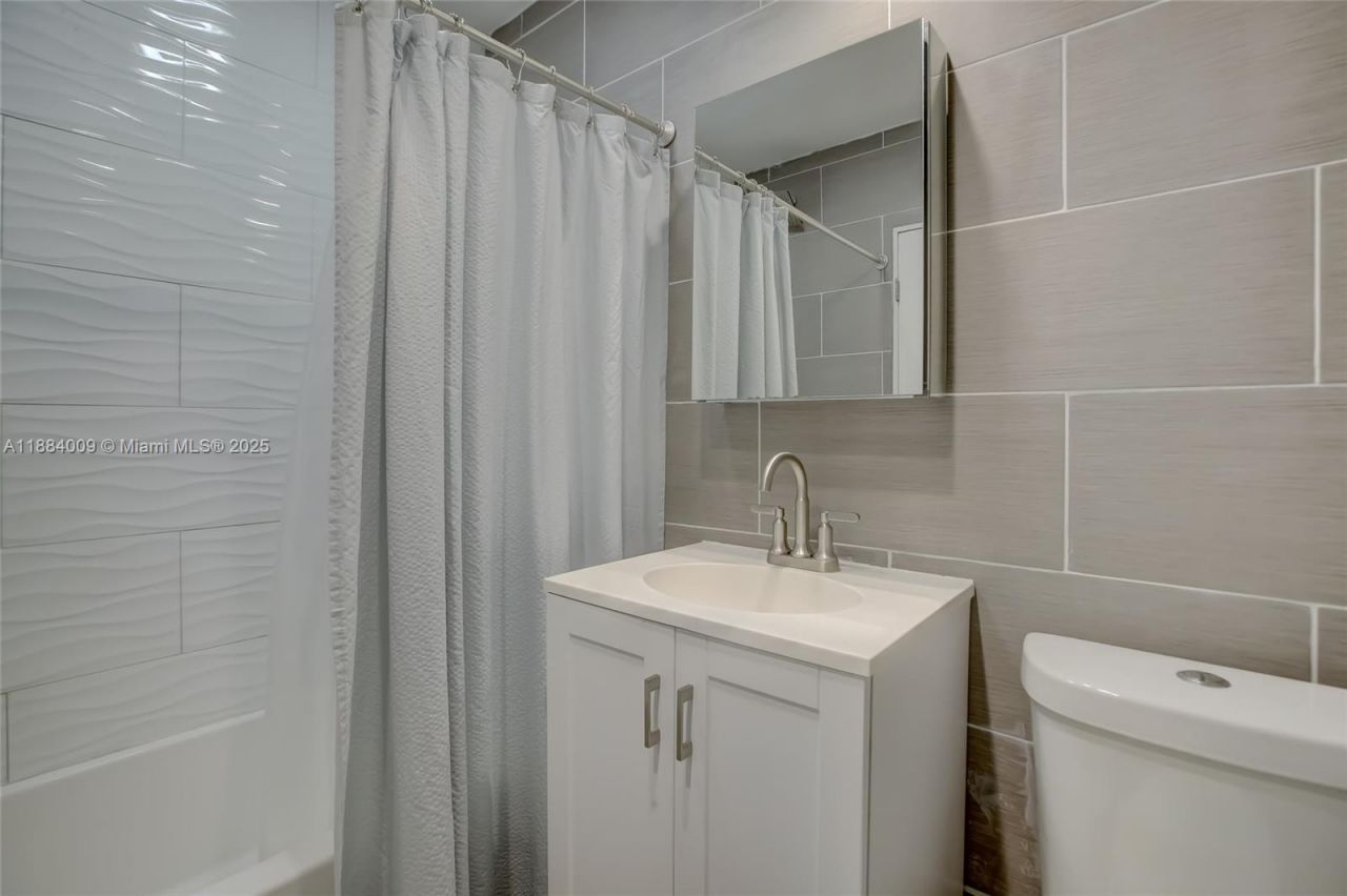 2601 NE 11th Ct, Fort Lauderdale, FL 33304 Photo