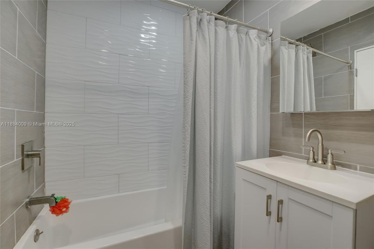 2601 NE 11th Ct, Fort Lauderdale, FL 33304 Photo