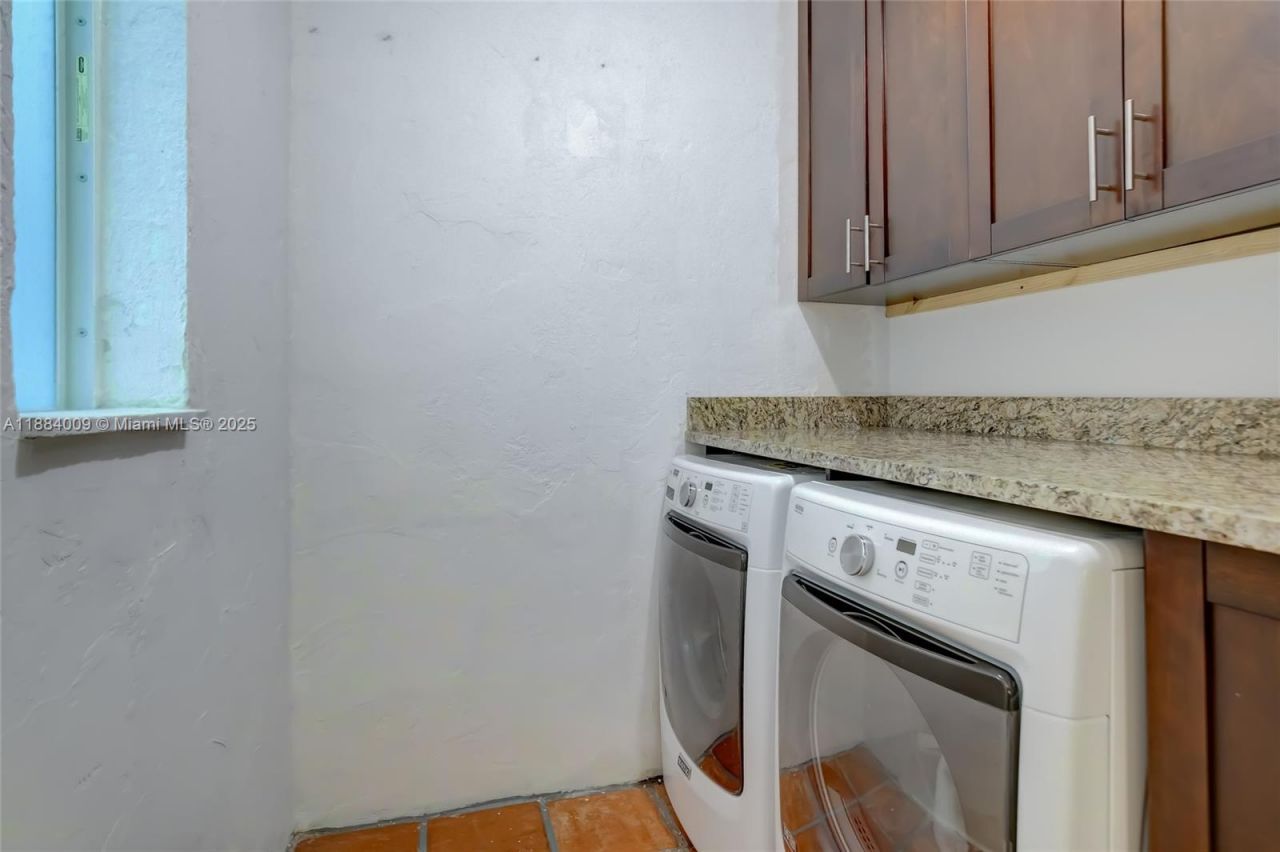 2601 NE 11th Ct, Fort Lauderdale, FL 33304 Photo