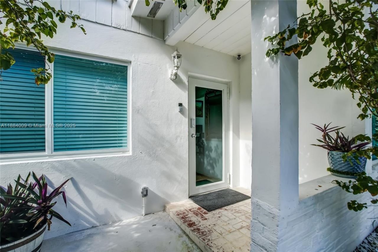 2601 NE 11th Ct, Fort Lauderdale, FL 33304 Photo