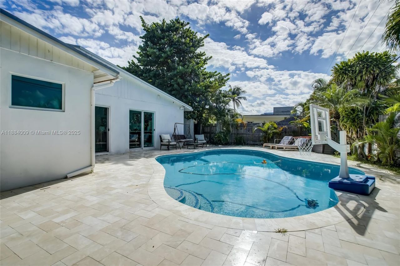 2601 NE 11th Ct, Fort Lauderdale, FL 33304 Photo