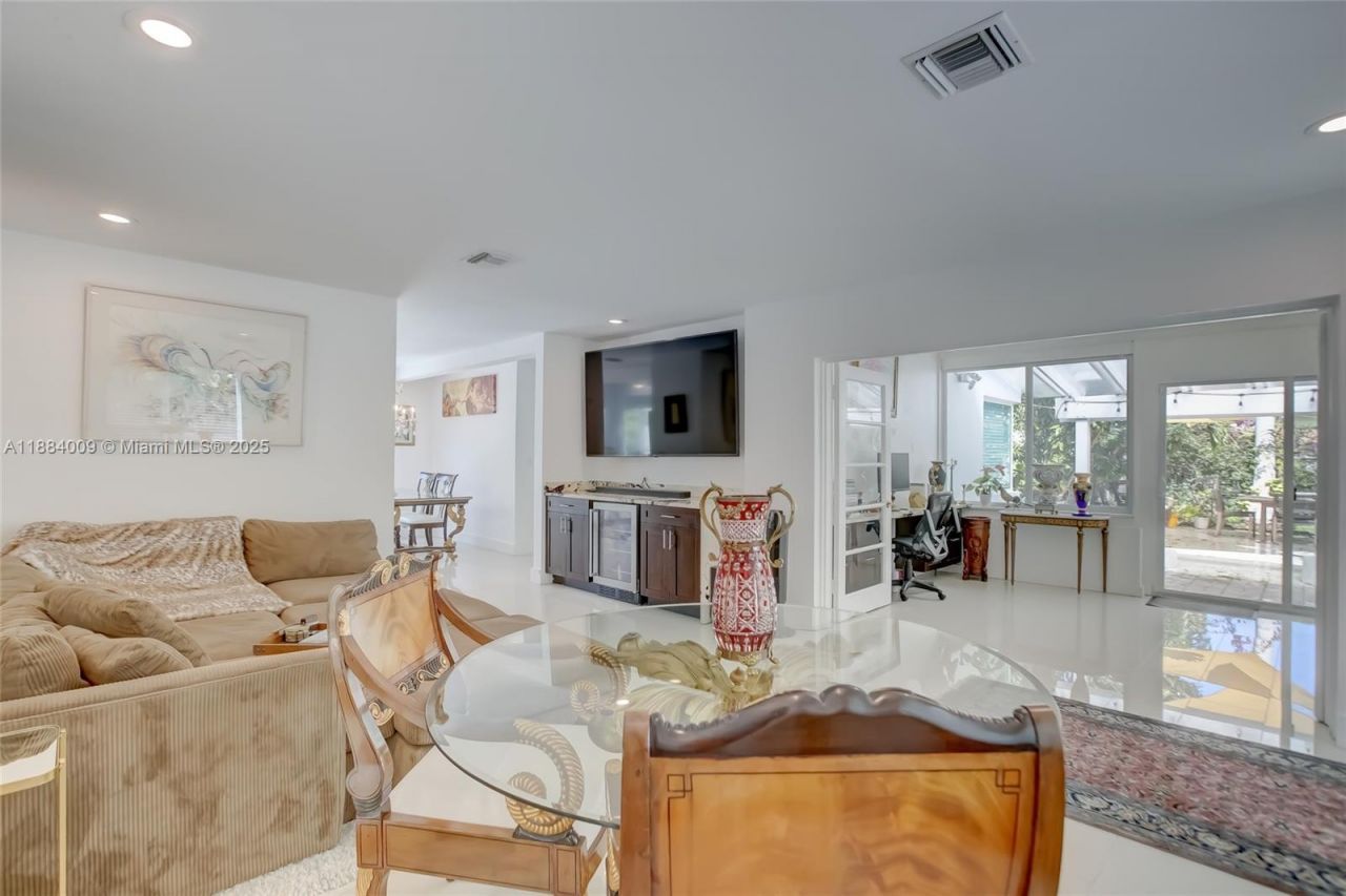 2601 NE 11th Ct, Fort Lauderdale, FL 33304 Photo