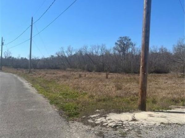 137 TAHITI Trail, Vacherie, LA 70090