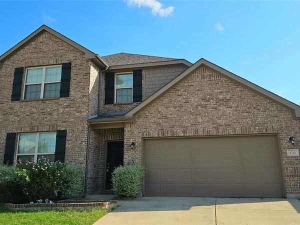 4740 Meadow Green Trail, Fort Worth, TX 76244