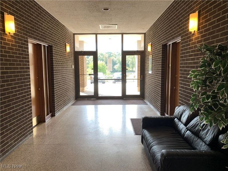 2223 Fulton Road NW, Canton, OH 44709 Photo 10