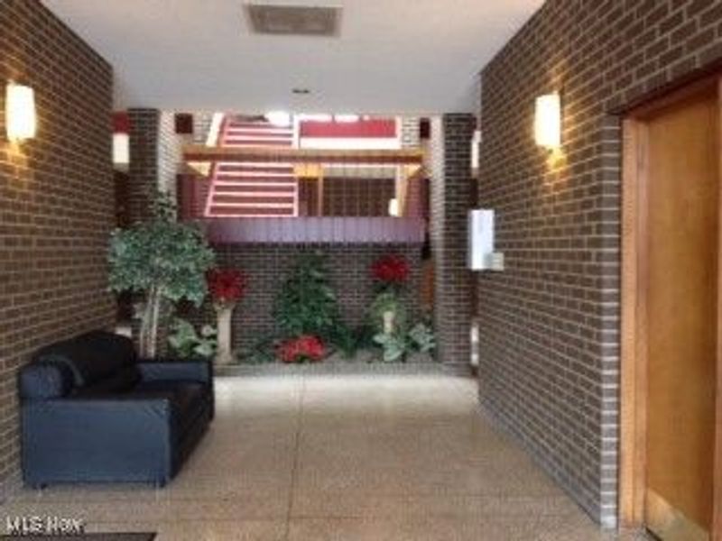 2223 Fulton Road NW, Canton, OH 44709 Photo 8