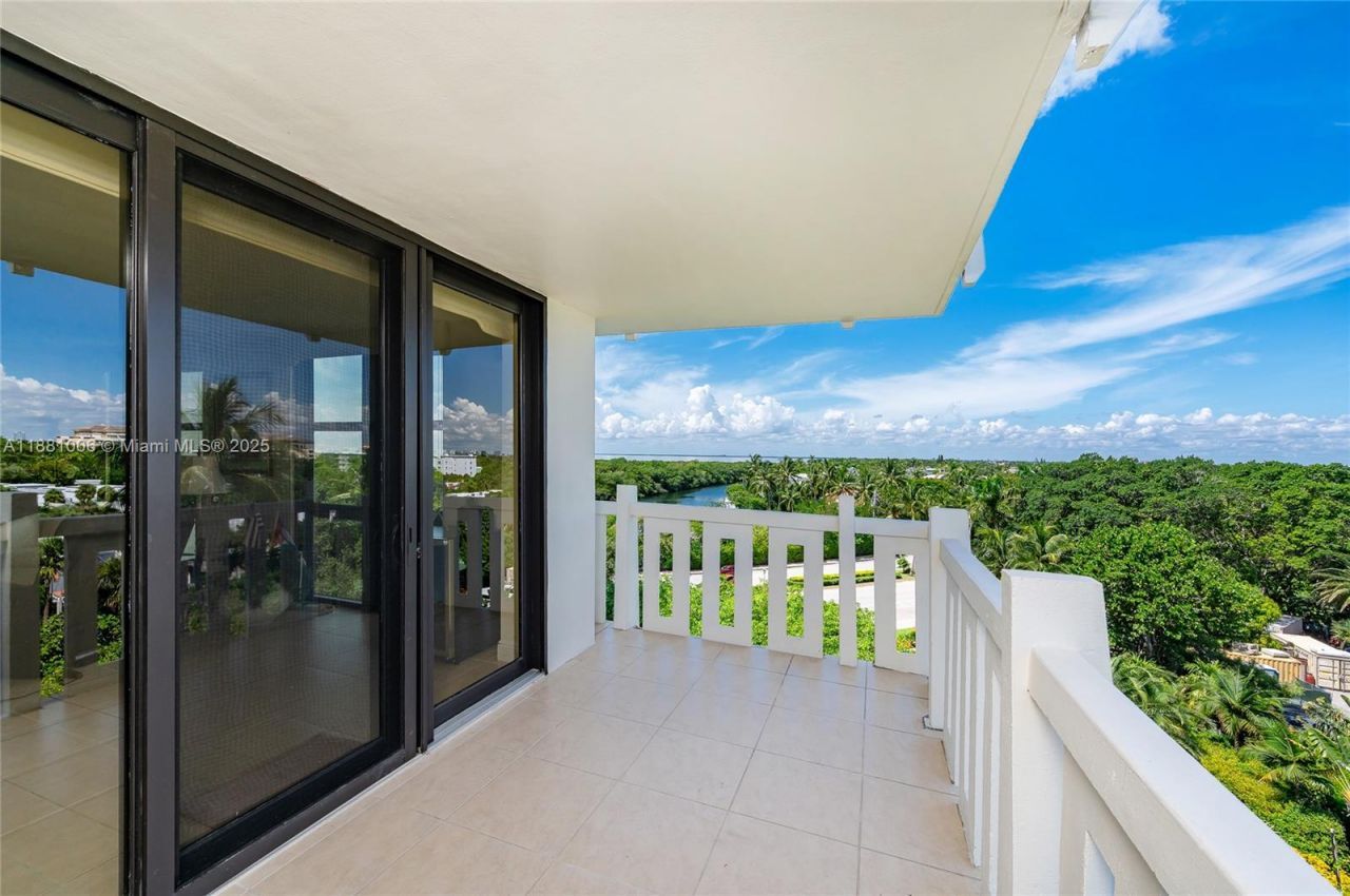 1121 Crandon Blvd, Unit E501, Key Biscayne, FL 33149 Photo