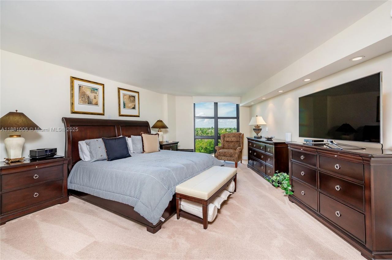 1121 Crandon Blvd, Unit E501, Key Biscayne, FL 33149 Photo