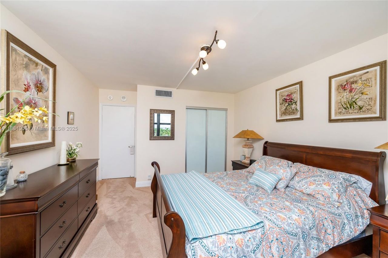 1121 Crandon Blvd, Unit E501, Key Biscayne, FL 33149 Photo