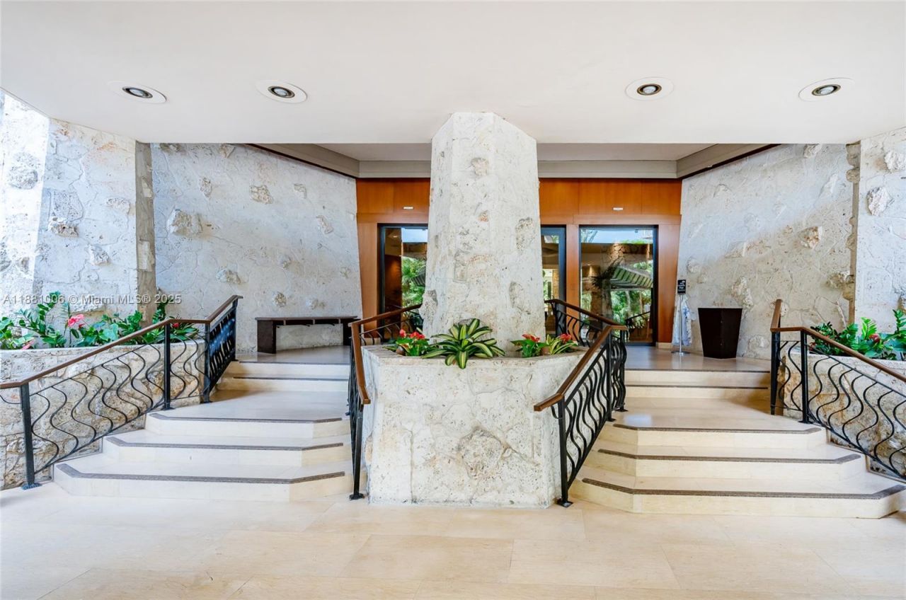 1121 Crandon Blvd, Unit E501, Key Biscayne, FL 33149 Photo