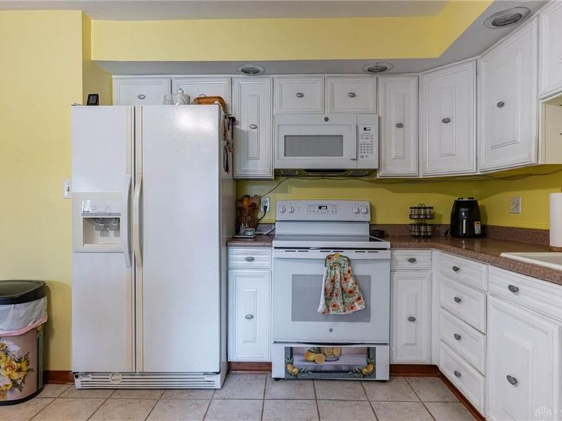 505 Durst Drive, Englewood, OH 45322 Photo 9