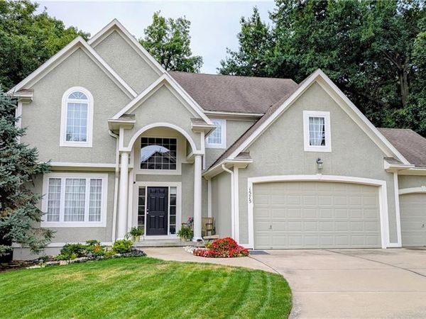 1575 Oakwood Lane, Liberty, MO 64068