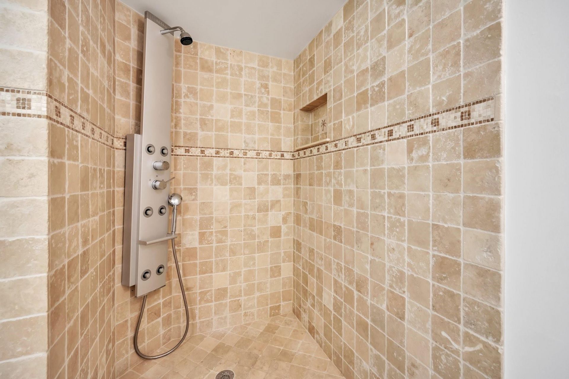 720 Bayshore Drive, Unit 202, Fort Lauderdale, FL 33304 Photo