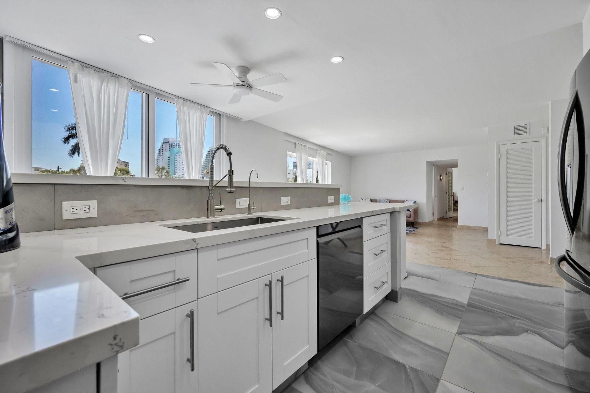 720 Bayshore Drive, Unit 202, Fort Lauderdale, FL 33304 Photo