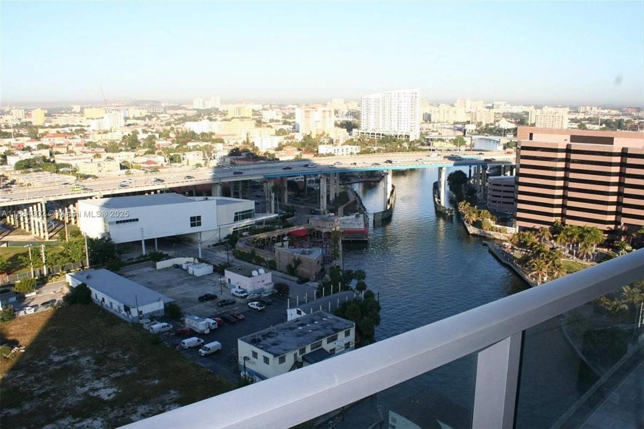 185 SW 7 St, Unit 1802, Miami, FL 33130 Photo