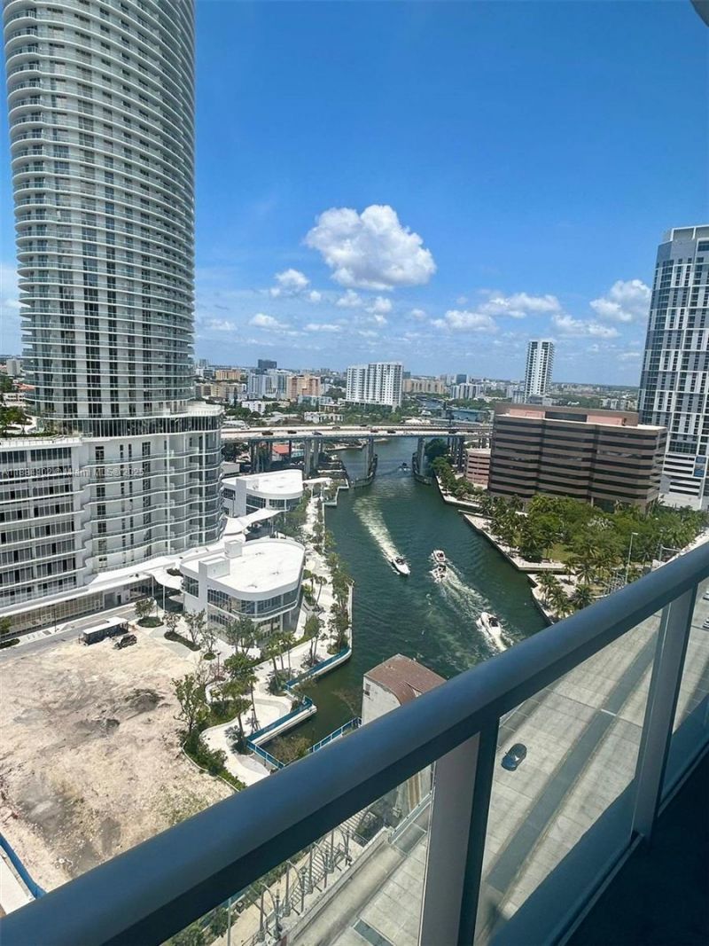185 SW 7 St, Unit 1802, Miami, FL 33130 Photo
