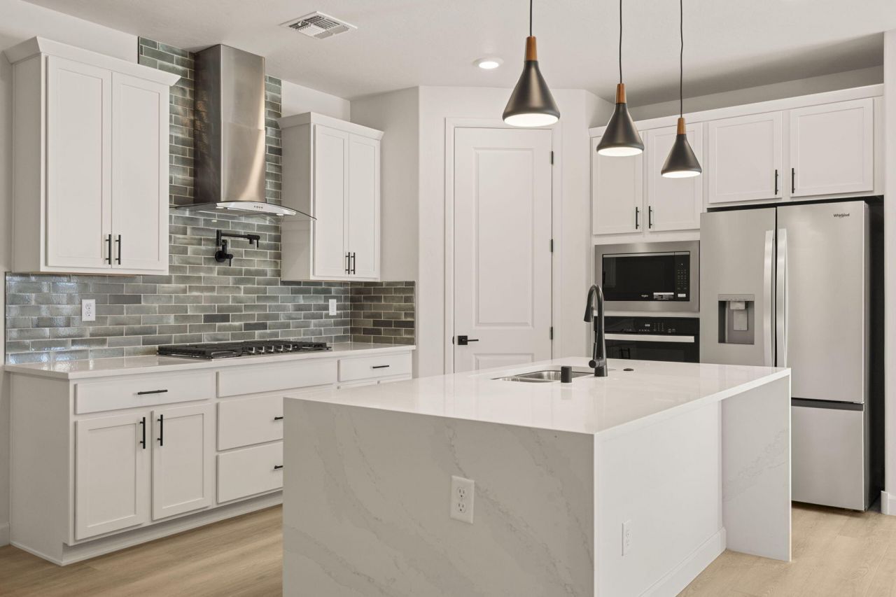 2420 Marble Avenue Ne, Rio Rancho, NM 87144 Main Photo