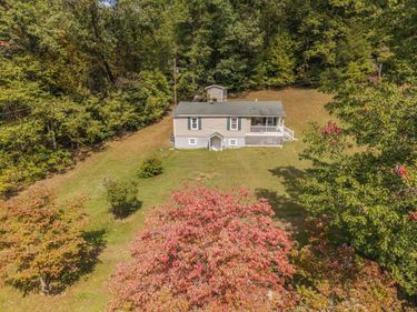 6923 Jackson River Rd, Hot Springs, VA 24445