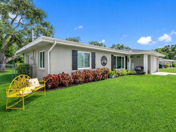 237 MINEOLA DRIVE E, BELLEAIR BLUFFS, FL 33770