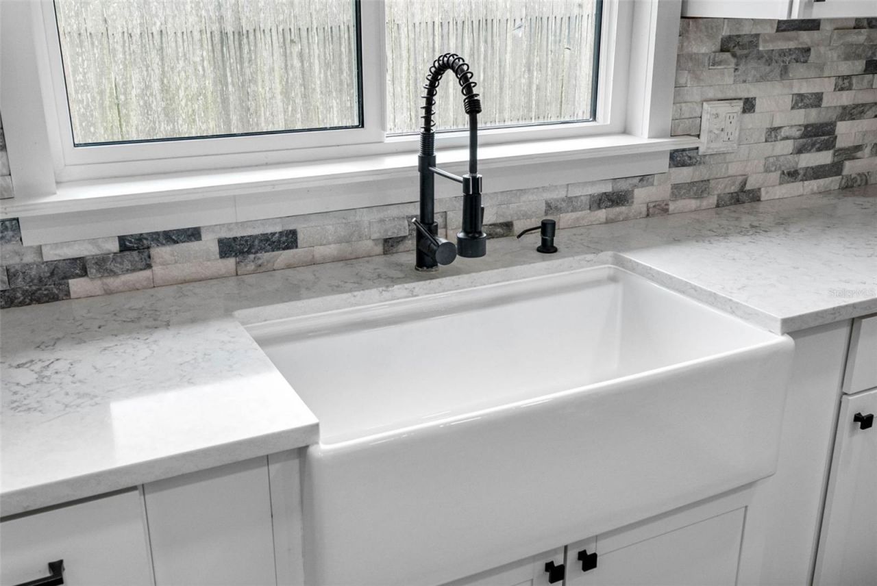 237 Mineola Drive E, Belleair Bluffs, FL 33770 Photo