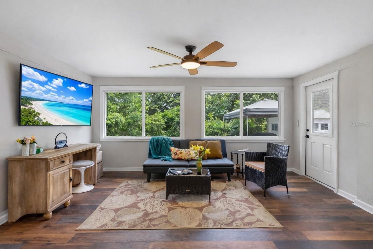 237 Mineola Drive E, Belleair Bluffs, FL 33770 Photo