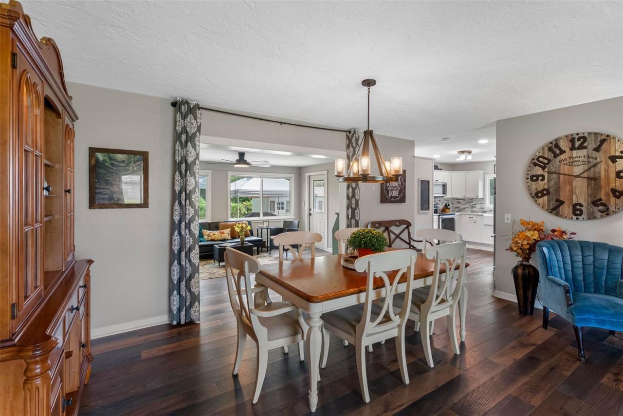 237 Mineola Drive E, Belleair Bluffs, FL 33770 Photo