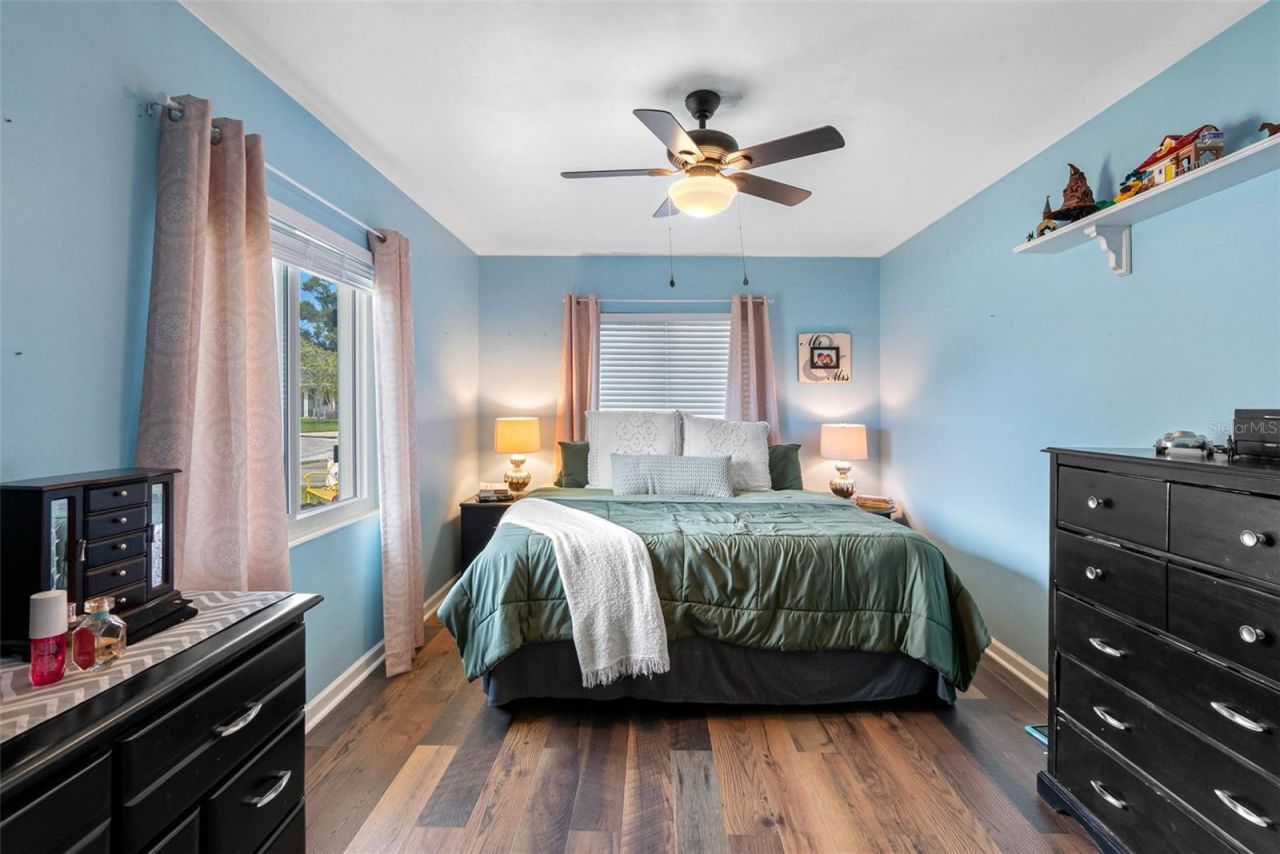 237 Mineola Drive E, Belleair Bluffs, FL 33770 Photo