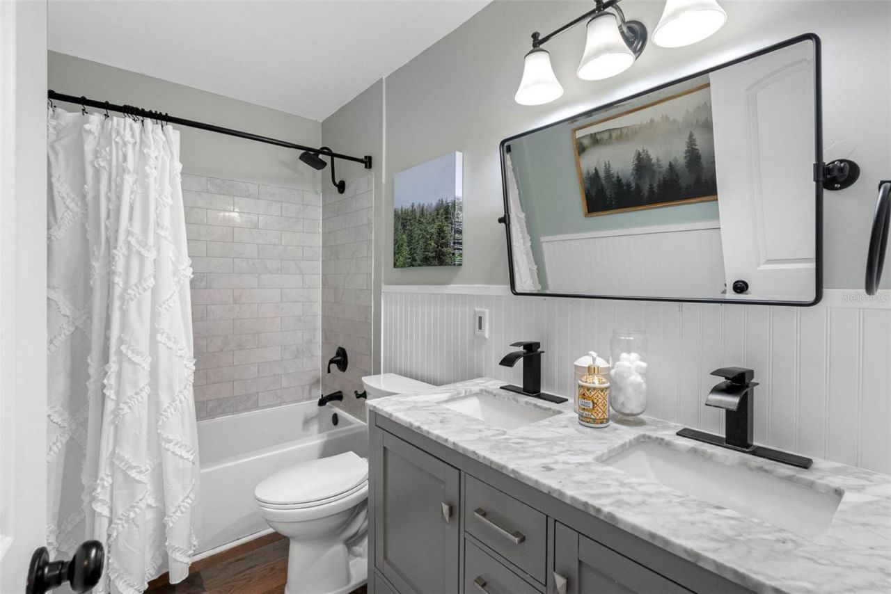 237 Mineola Drive E, Belleair Bluffs, FL 33770 Photo