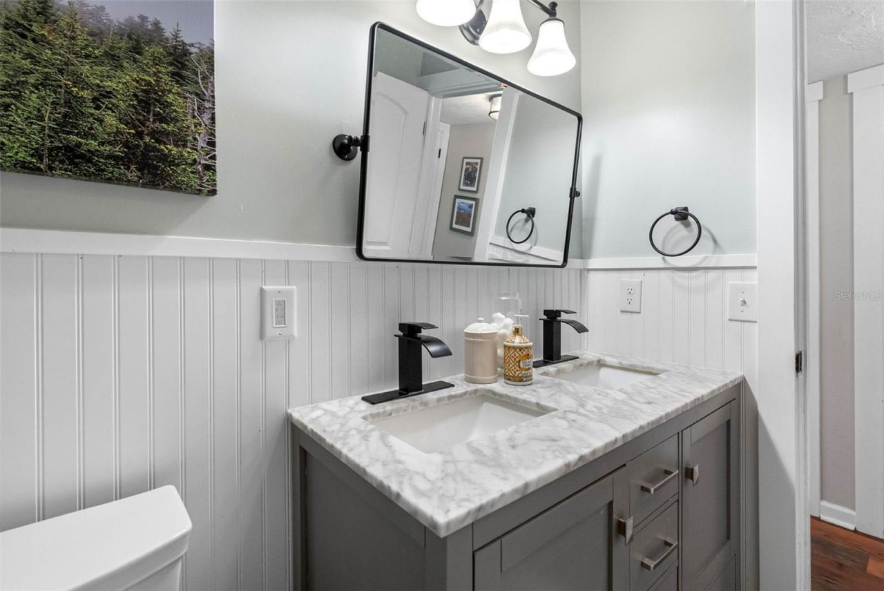 237 Mineola Drive E, Belleair Bluffs, FL 33770 Photo