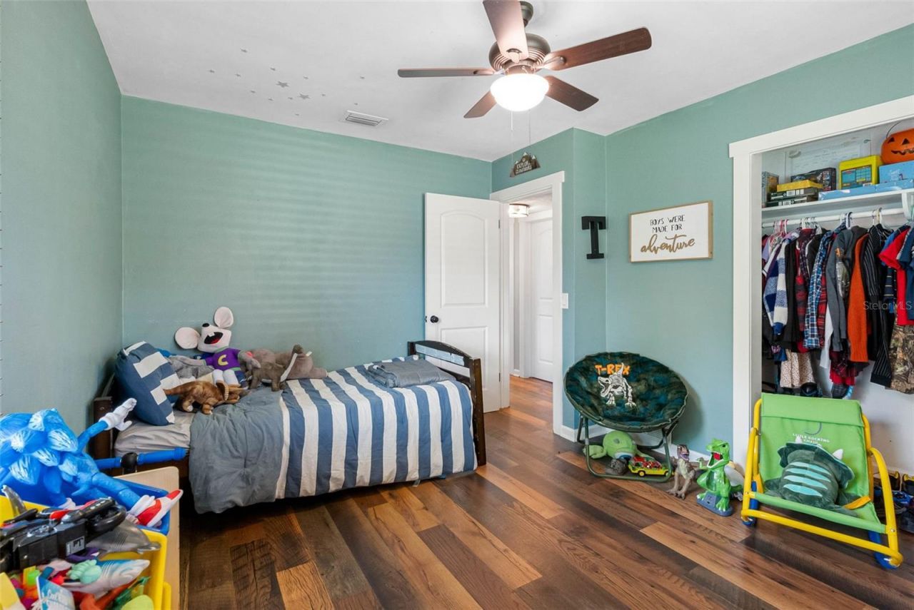 237 Mineola Drive E, Belleair Bluffs, FL 33770 Photo