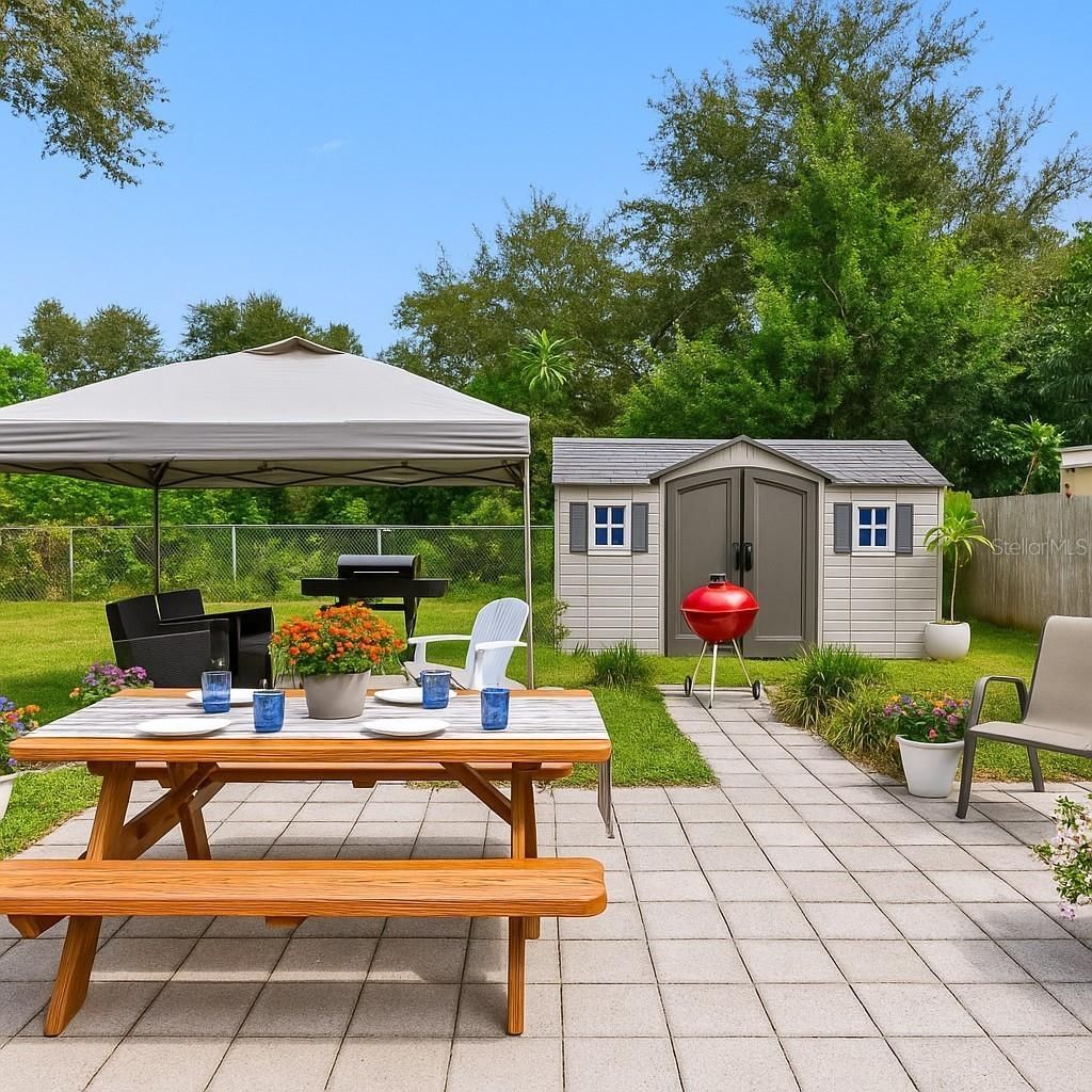 237 Mineola Drive E, Belleair Bluffs, FL 33770 Photo