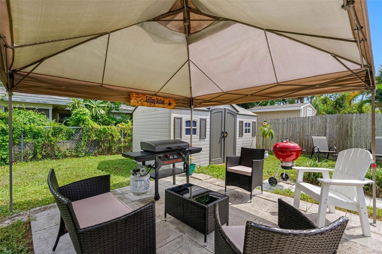 237 Mineola Drive E, Belleair Bluffs, FL 33770 Photo