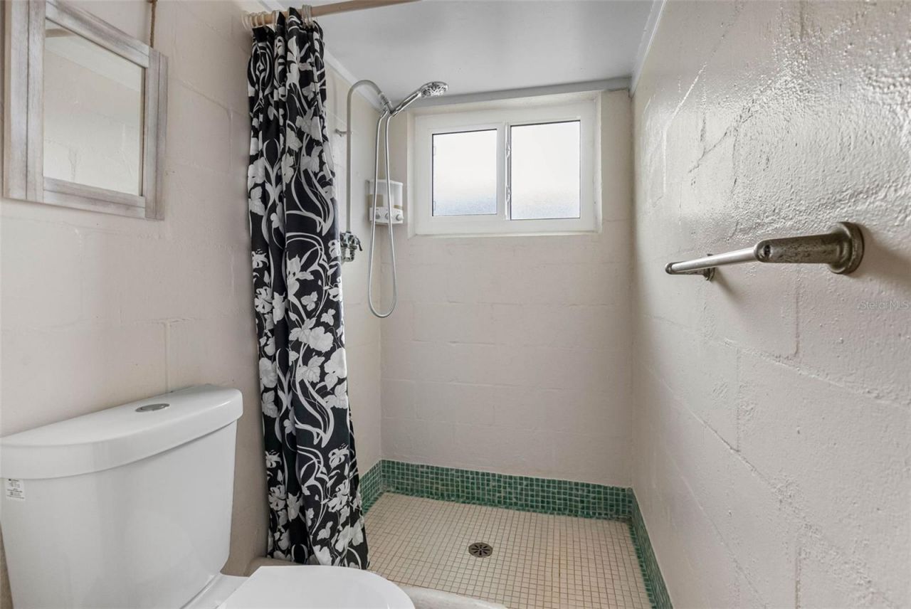 237 Mineola Drive E, Belleair Bluffs, FL 33770 Photo