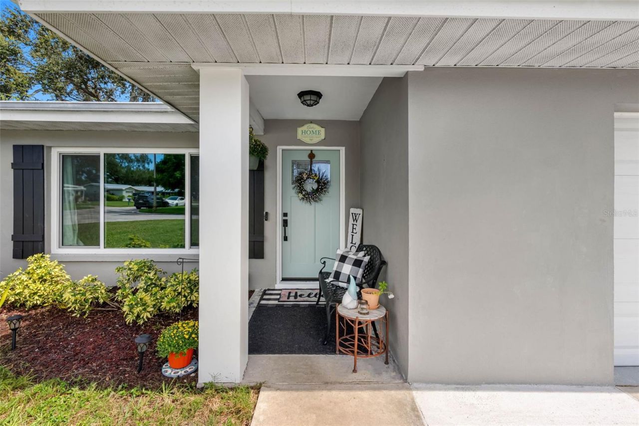 237 Mineola Drive E, Belleair Bluffs, FL 33770 Photo