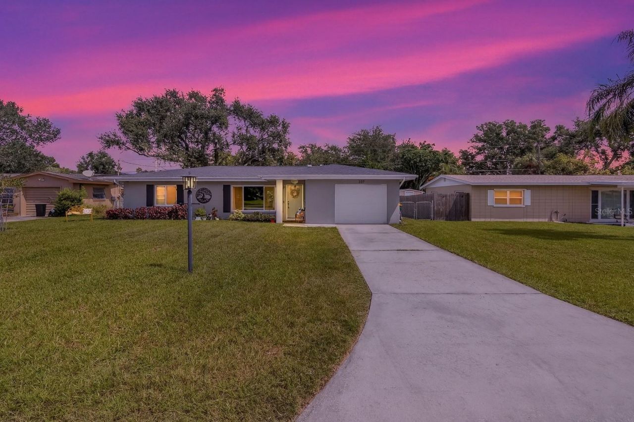 237 Mineola Drive E, Belleair Bluffs, FL 33770 Photo