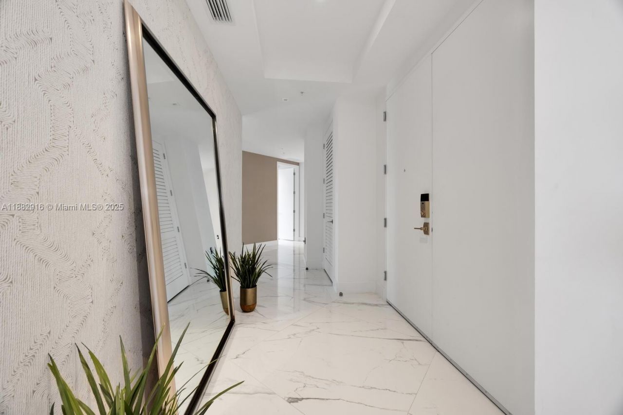 301 Altara Ave, Unit LPH914, Coral Gables, FL 33146 Photo